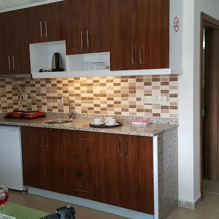 Apart-hotel Midi̇ Family Sui̇Tes 3*