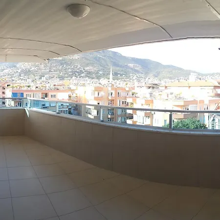 Midi̇ Family Sui̇Tes Aparthotel Alanya