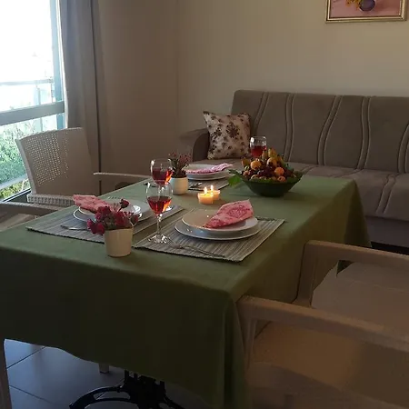 Apart-hotel Midi̇ Family Sui̇Tes 3*