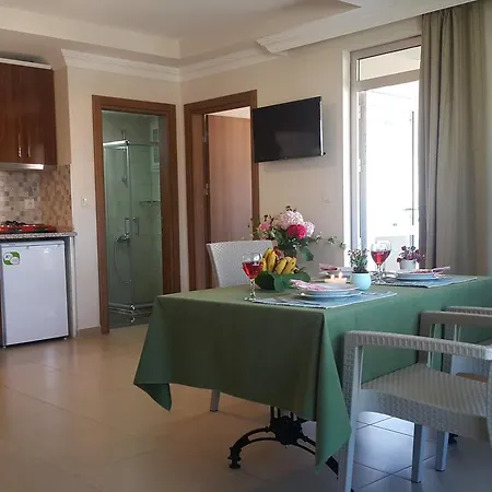 Midi̇ Family Sui̇Tes Apart-hotel Alanya